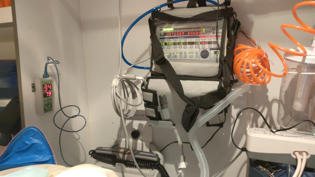 Оборудованный реанимобиль для перевозки больных на кислороде