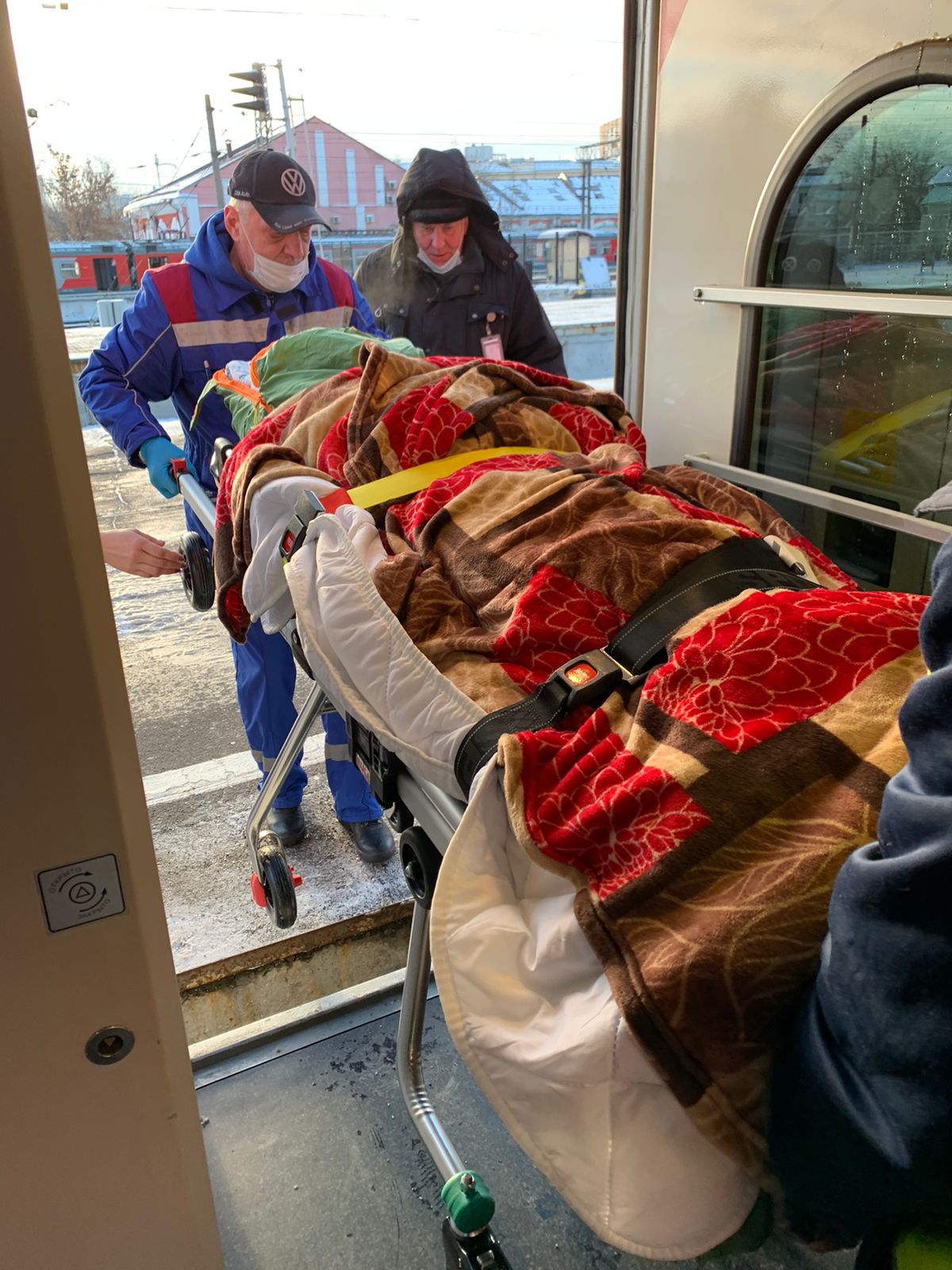 Медицинская эвакуация пациента с Казанского вокзала на реабилитацию с диагнозом острый герпетический энцефалит