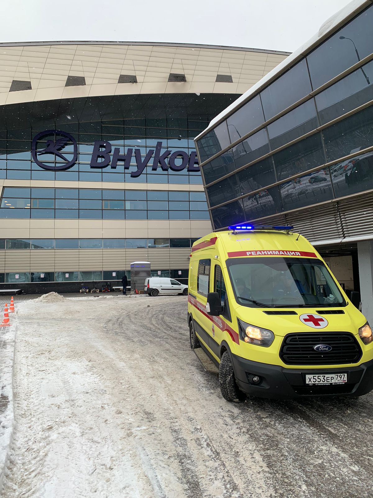 Встреча пациента в аэропорту Внуково для дальнейшей транспортировки в центр реабилитации.